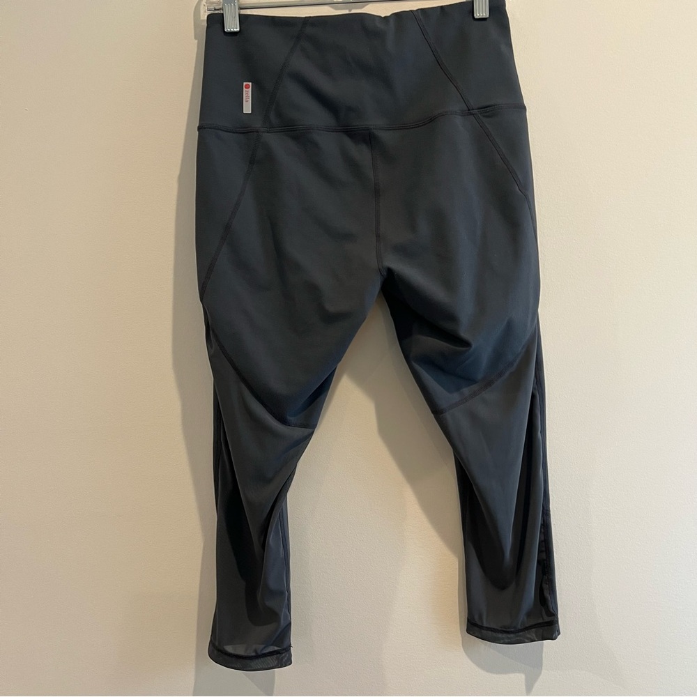 Zella hi‎ rise cropped gray leggings - Picture 4 of 8